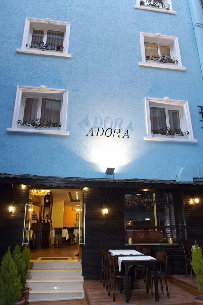 Adora 1/39