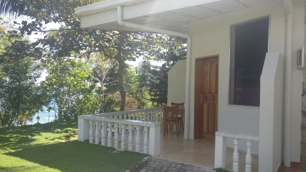 Meili Beach Resort 9/57