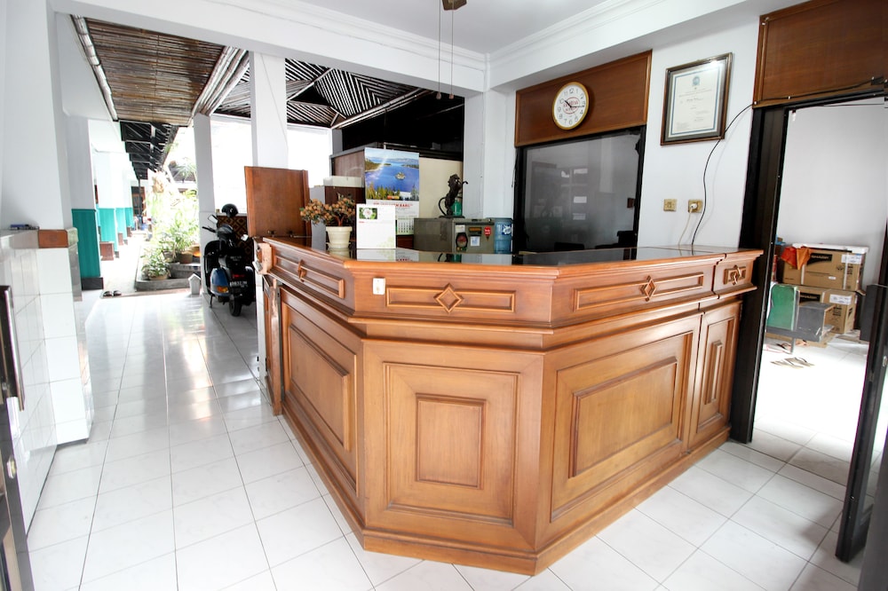 Reddoorz Plus Near Alun Alun Selatan 3/42