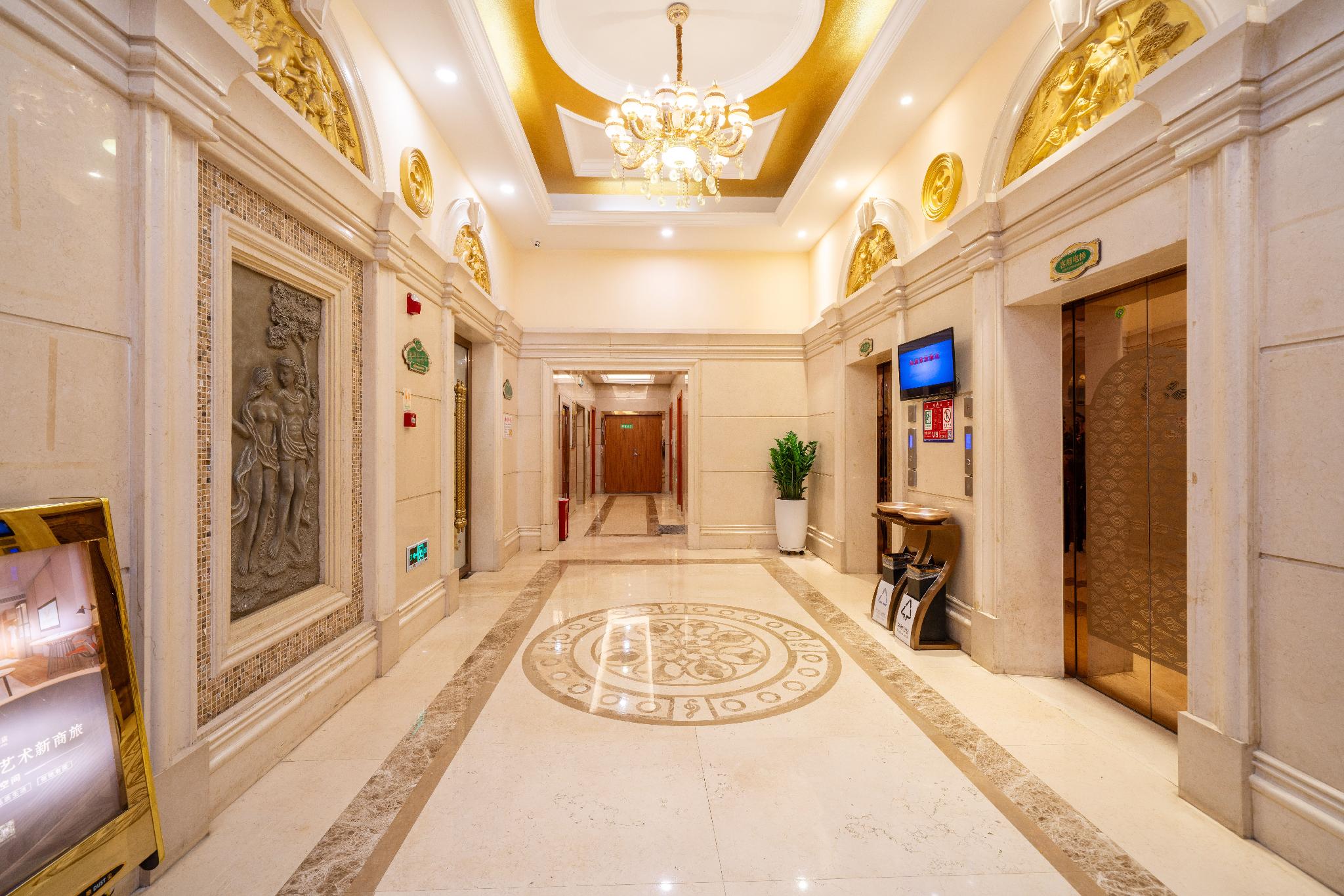 Vienna International Hotel (Shenzhen Bantian Huancheng South Road) 12/35