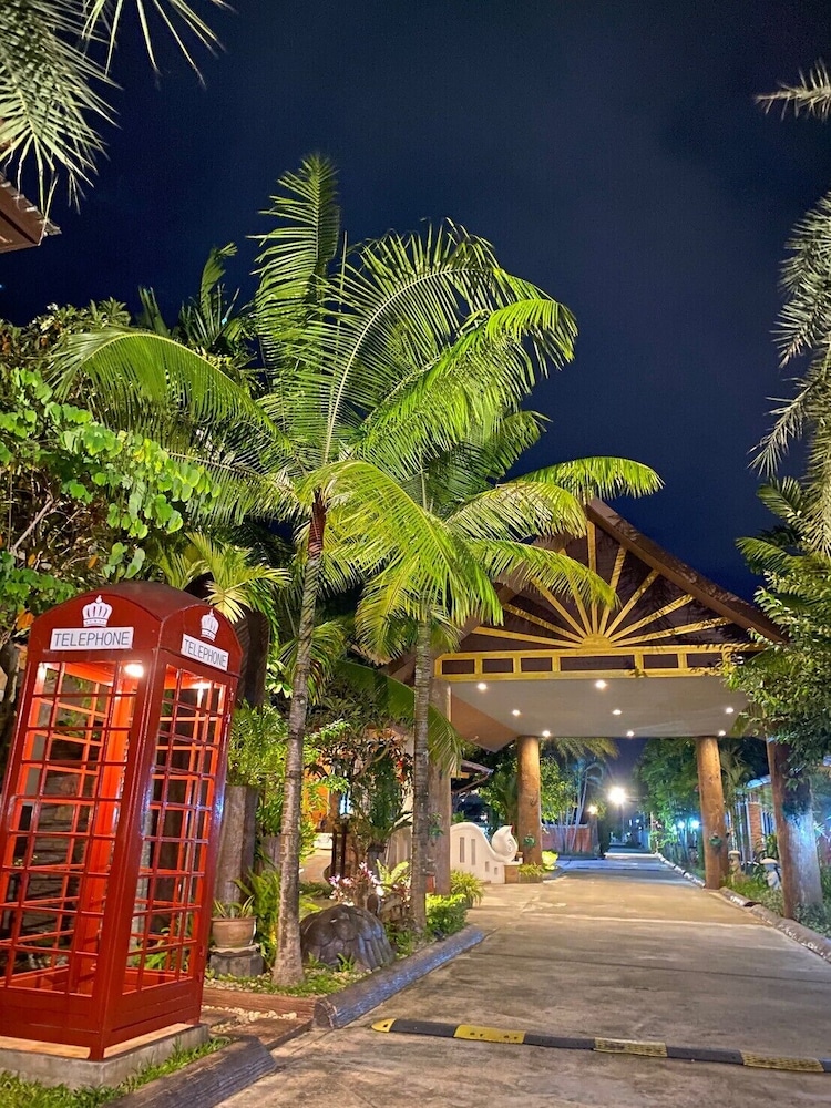 Capital O 727 Be One Resort 8/70