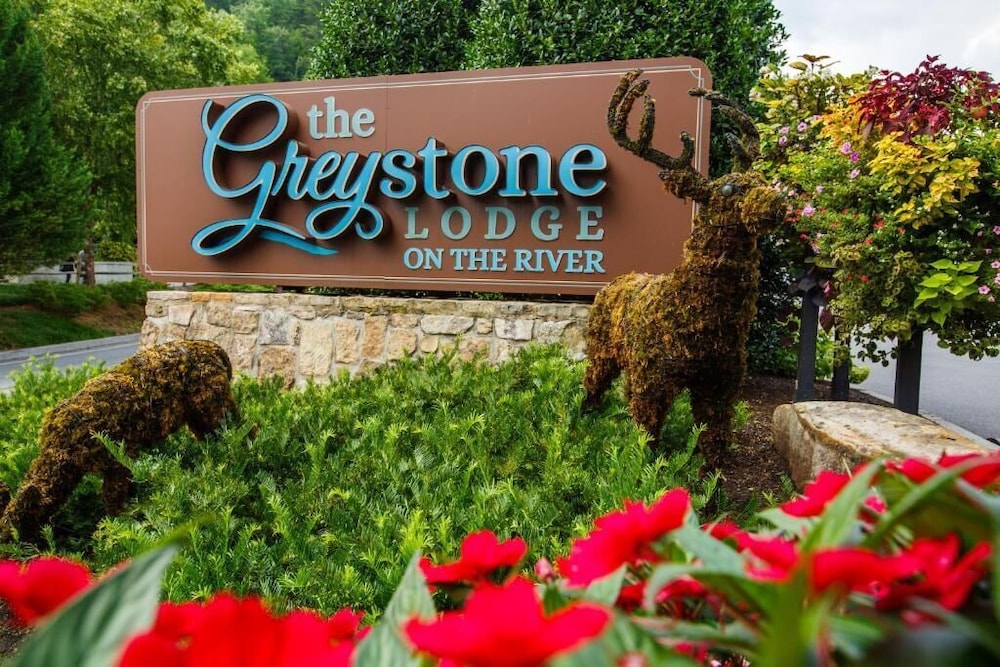 The Greystone Lodge on the River 46/50