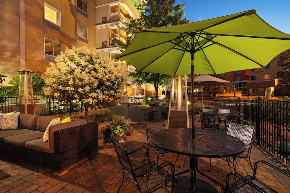 Holiday Inn Hotel Suites Maple Grove Nw Mpls Arbor Lks 54/76