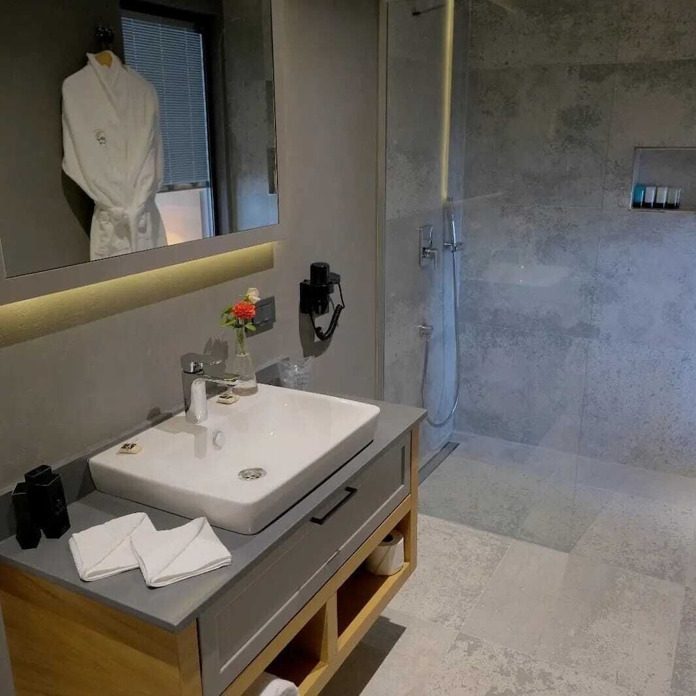 Celeste Bella Luxury Hotel and Spa 45/47
