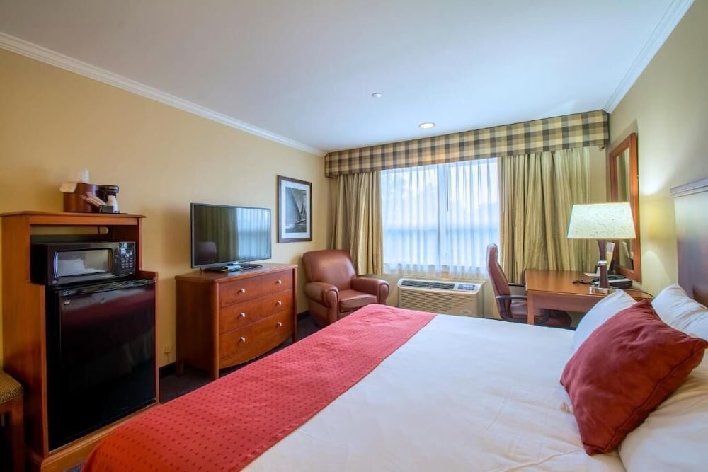 Anchorage Inn & Suites - Portsmouth 12/57