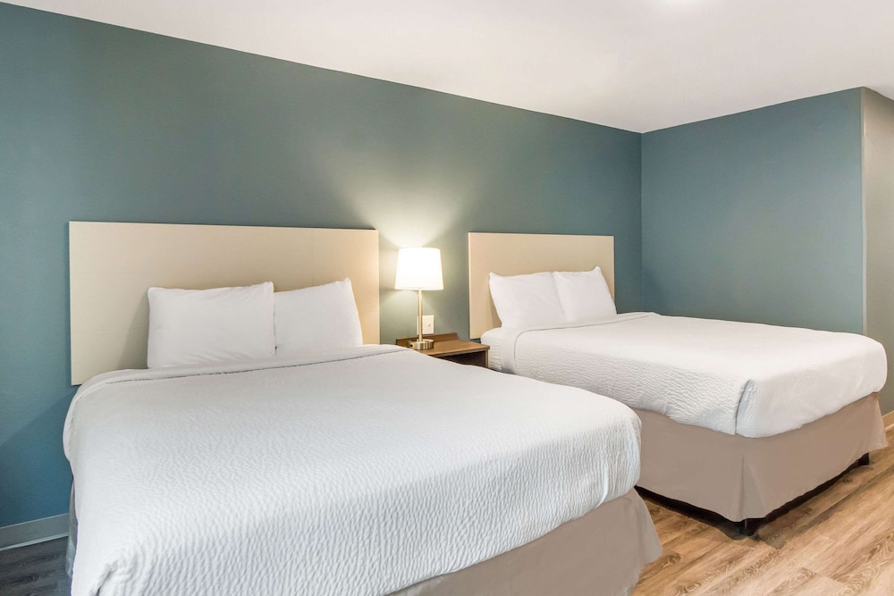 WoodSpring Suites Lake Jackson 11/37