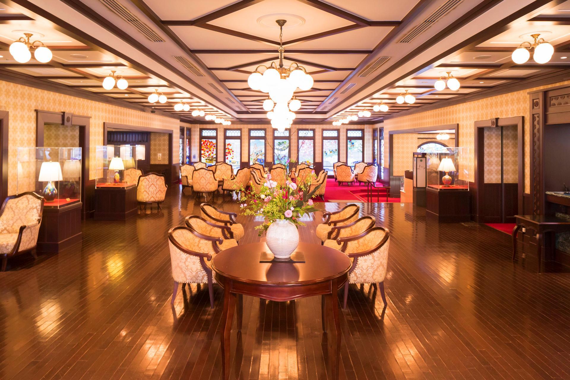 Roman, Luxury