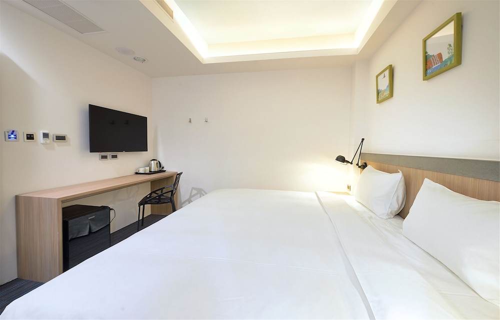 STANDARD, DOUBLE BED, NO WINDOW