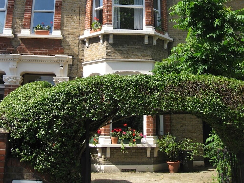 Grove Guest House 16/17