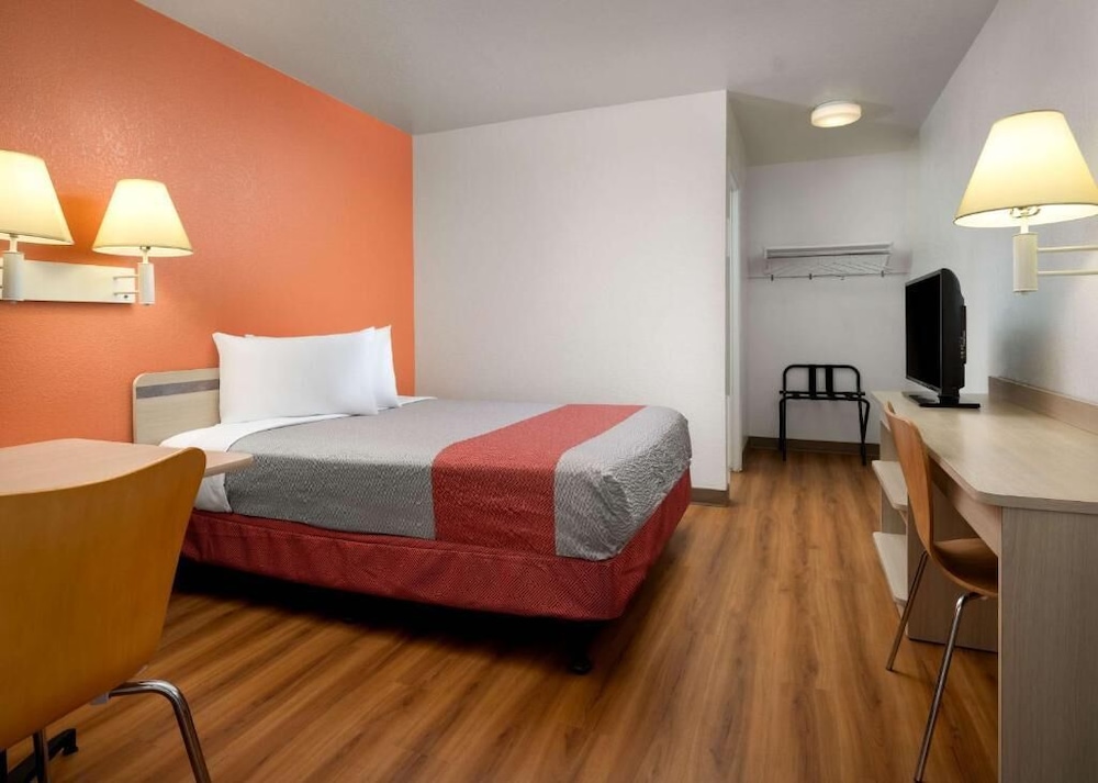Motel6 Morro Bay, CA 22/63