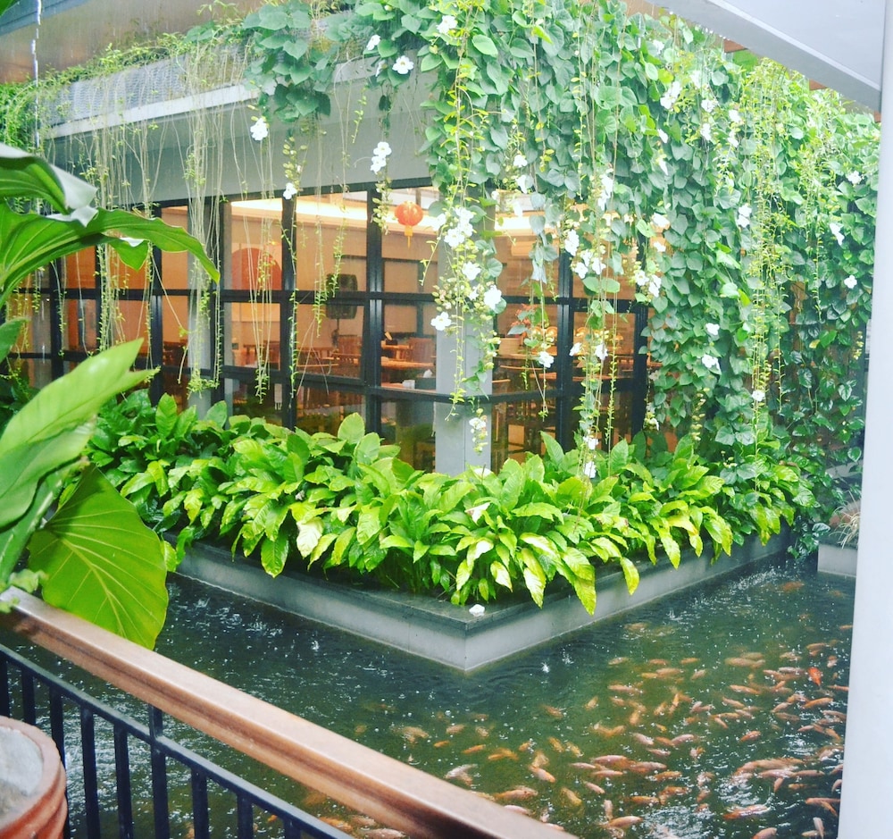 Grand Laguna Hotel And Villa 30/34