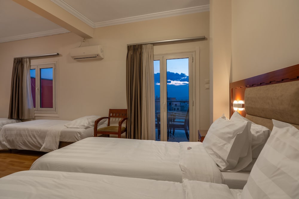 Attalos Hotel 12/48