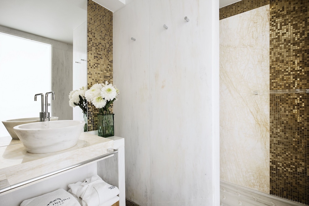 Casa Delfino Suites 33/93