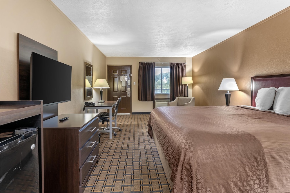SureStay Hotel by Best Western Summersville 19/50