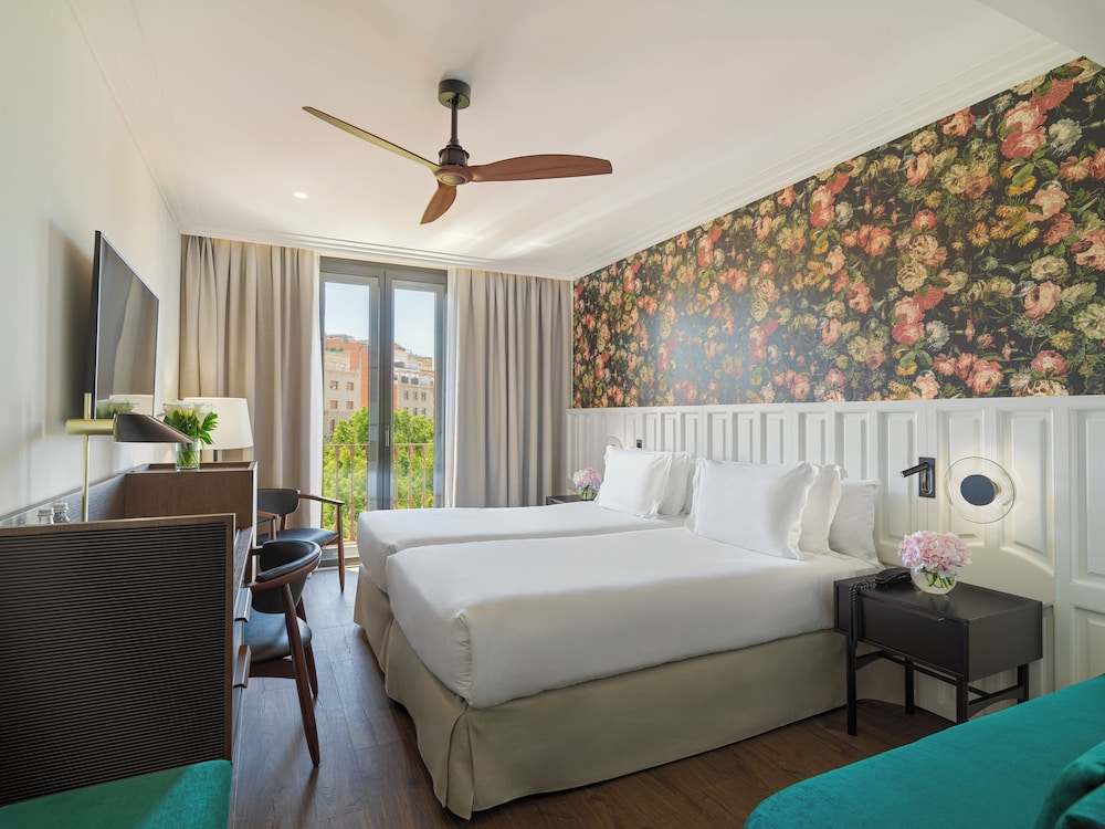 DELUXE, SINGLE, DOUBLE BED