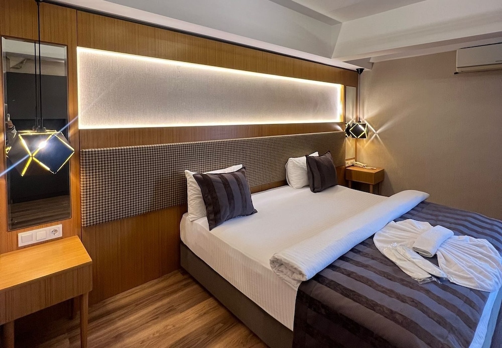 The Green Park Hotel 20/50