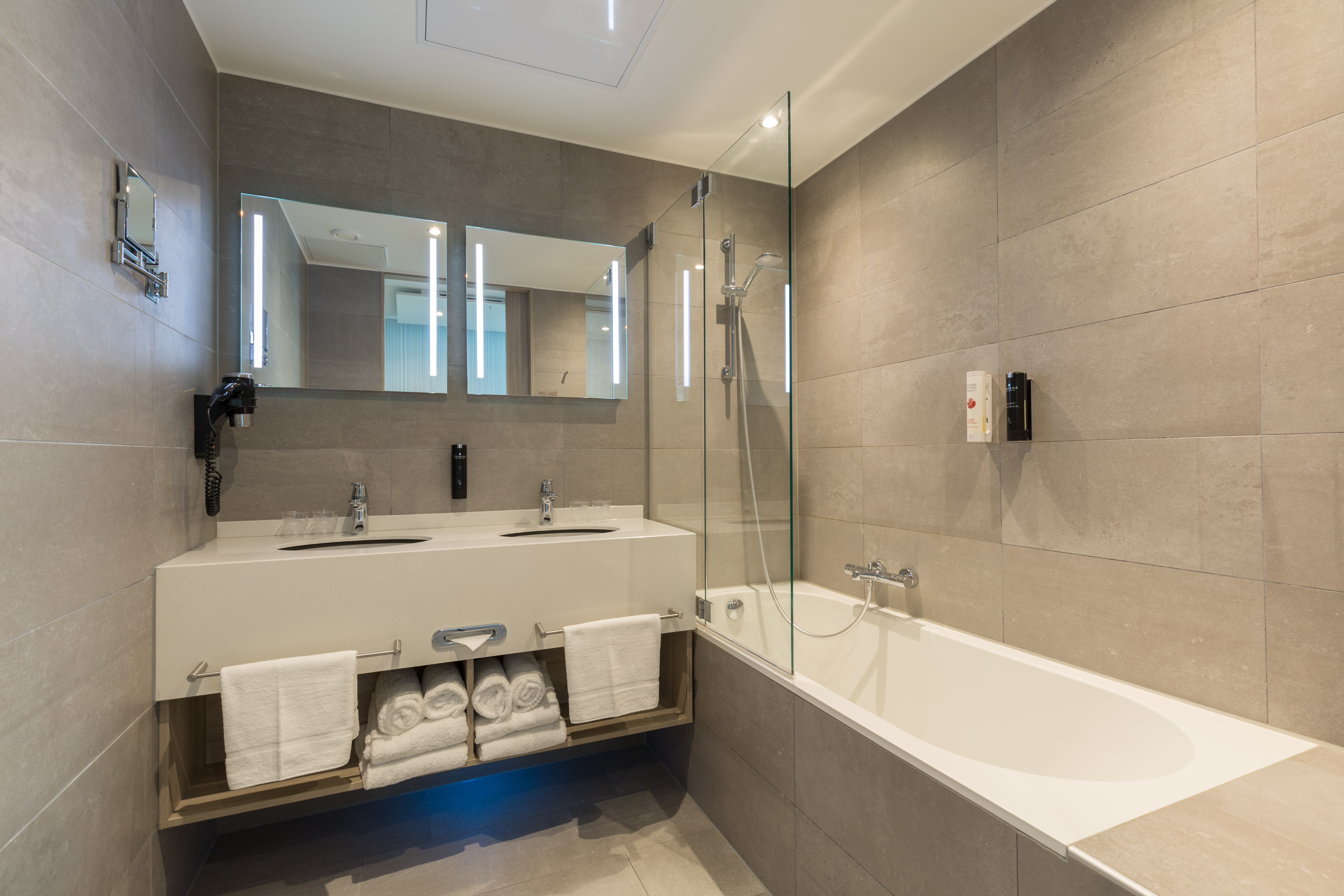 غرفة عائلية كبيرة بسرير كينج وسرير فردي وسرير بطابقين، Ramada by Wyndham The Hague Scheveningen 6/7