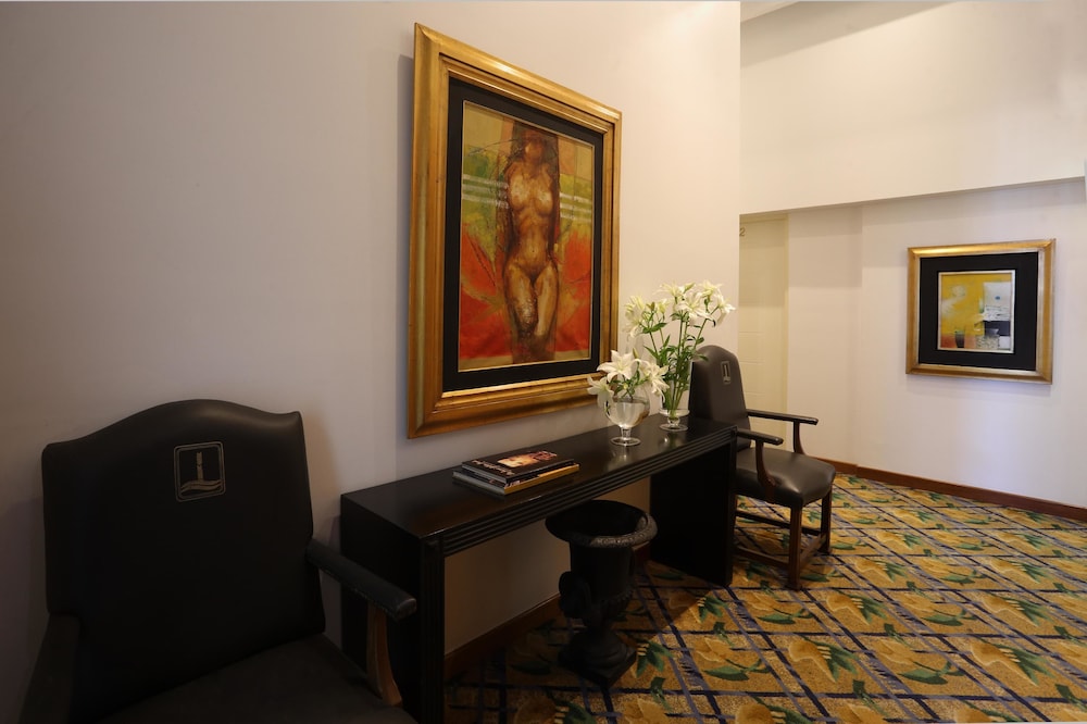 Suites Del Bosque 64/73