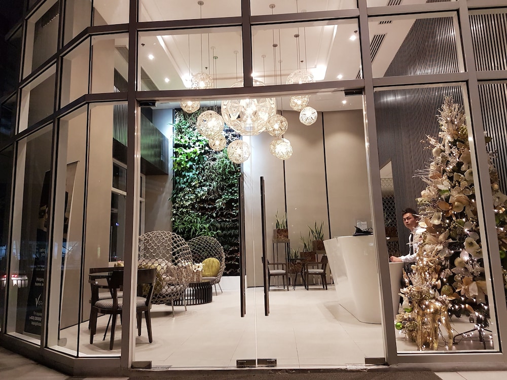 Premium Residence The Currency Ortigas 7/50