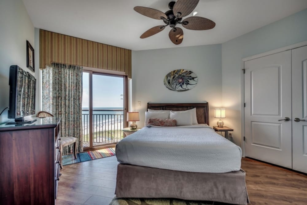 4 Bedrooms, Condo, Palm, Luxury, 2 King Beds, 3 Queen Beds, Ocean Front, Sofa
