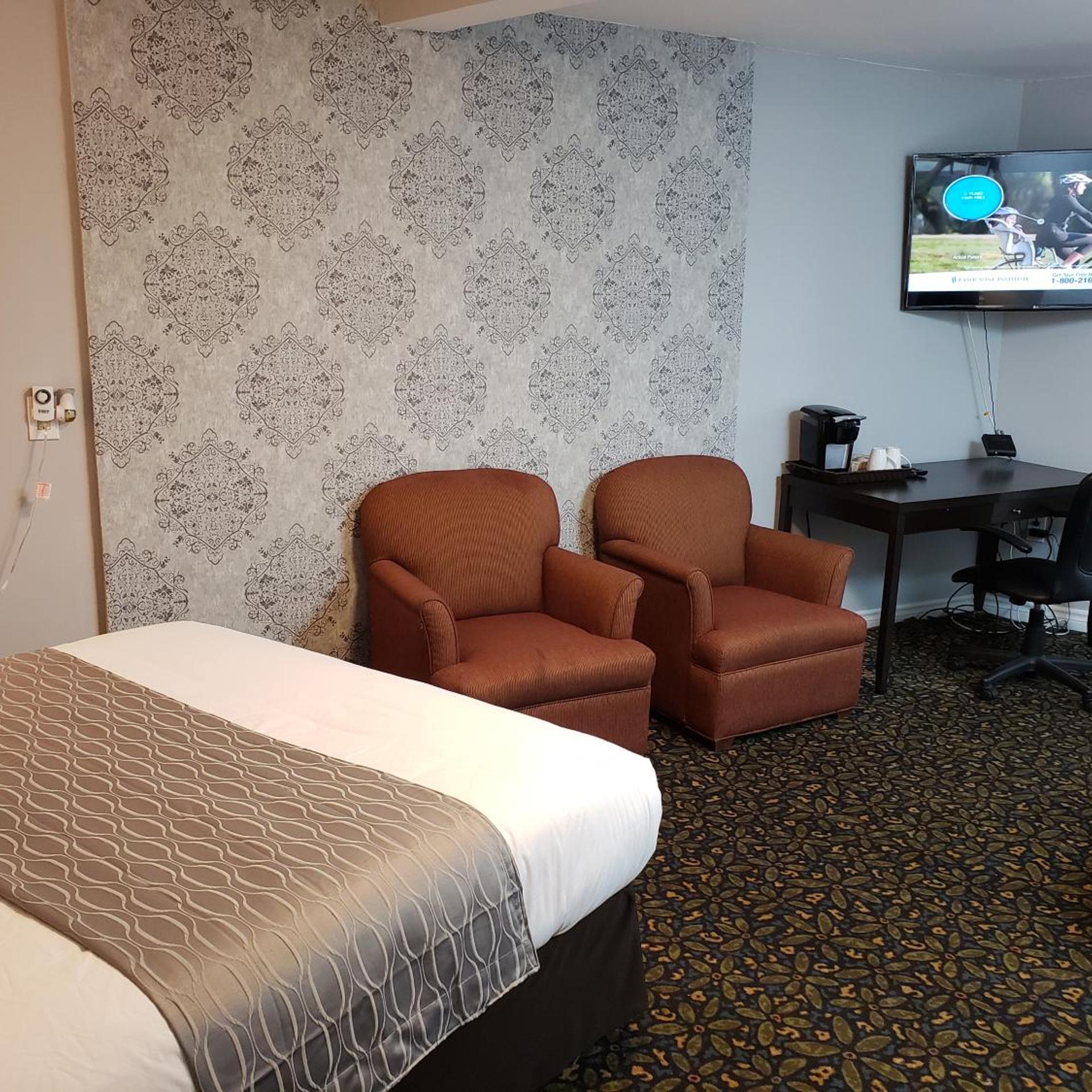 Regency Inn & Suites 18/33