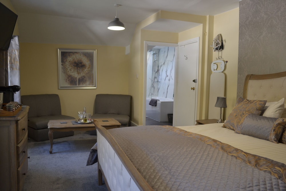 COED-Y-FRON GUEST HOUSE 14/30