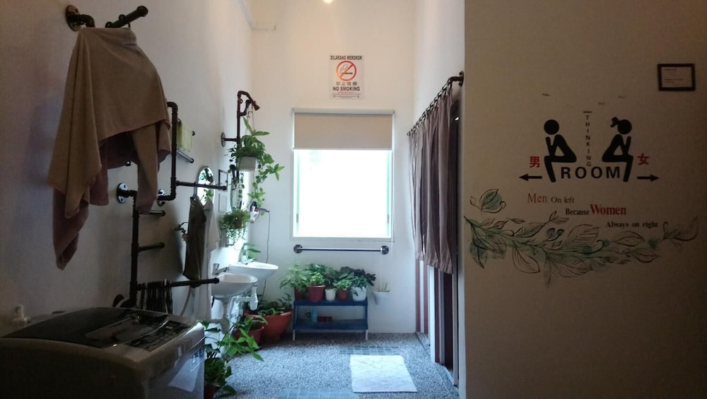 Stay With Me Capsules Hostel 3/15