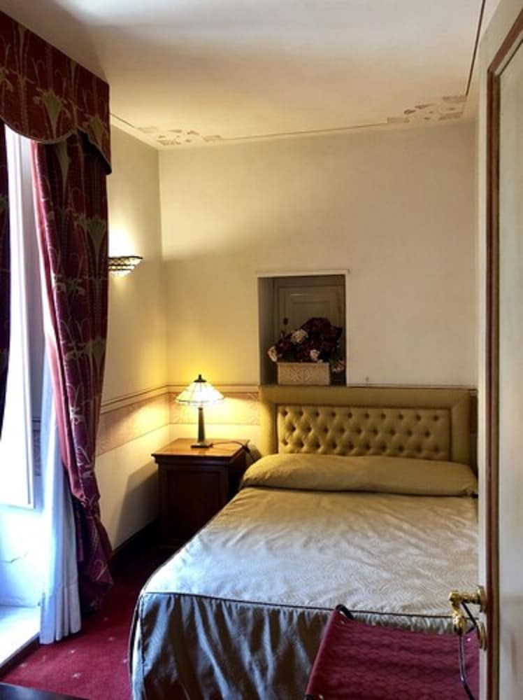 2 BEDROOMS, FAMILY, BALCONY