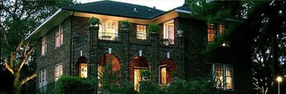 Far View - A Bed & Breakfast Estate 1/50