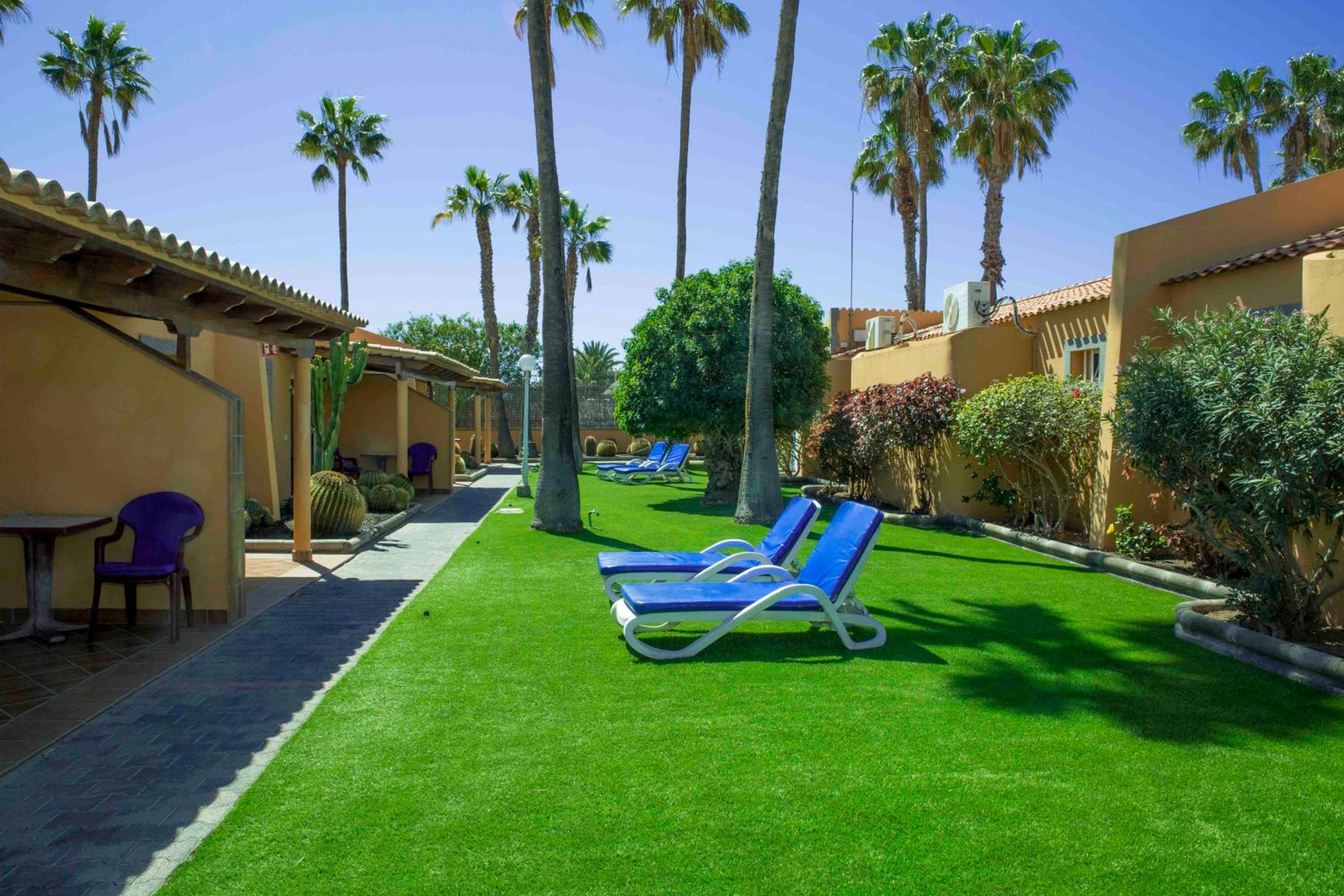 Los Almendros - Adults Only 30/37
