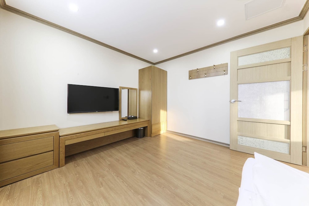 Nohyung Hotel 34/42