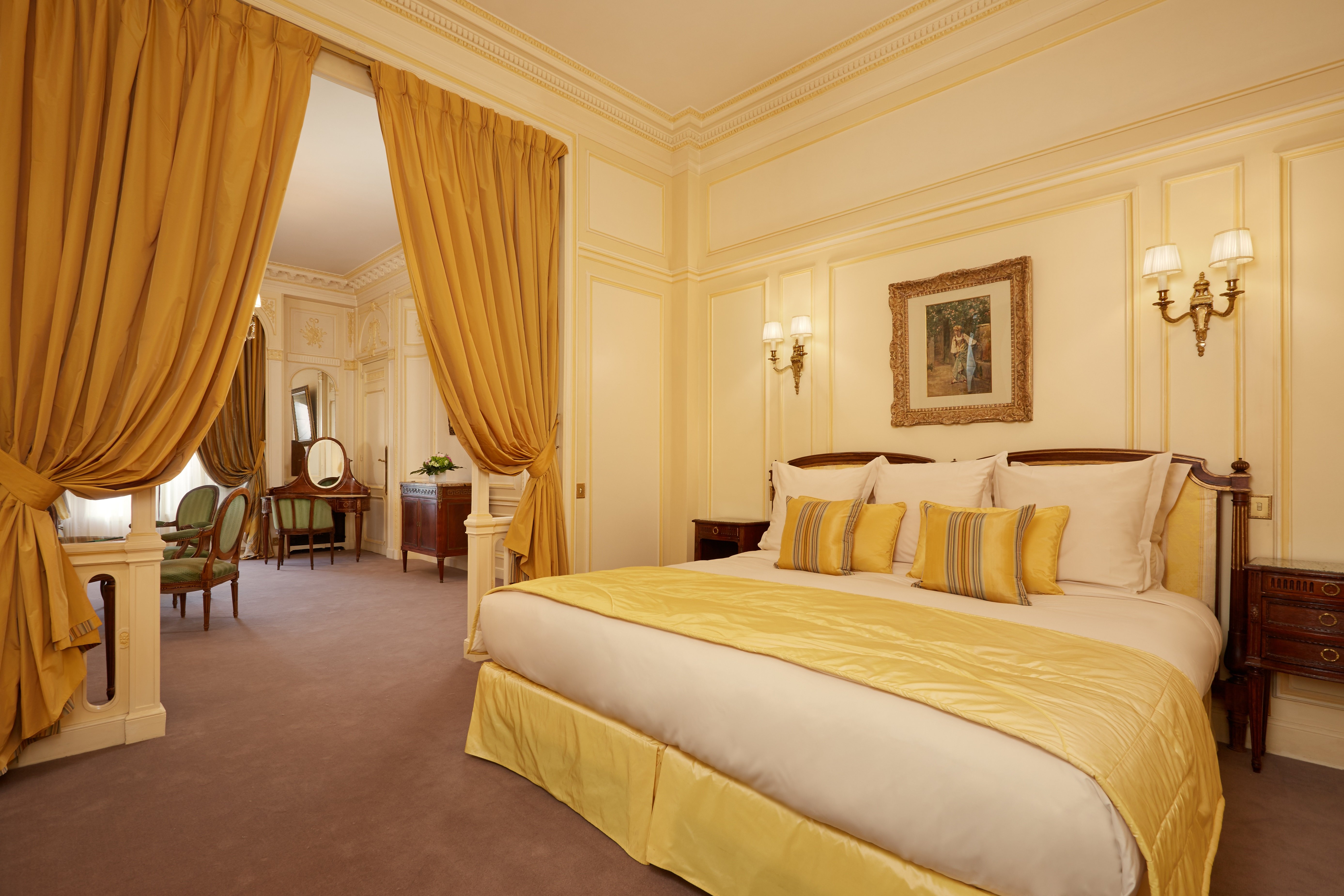 HOTEL RAPHAEL 19/80