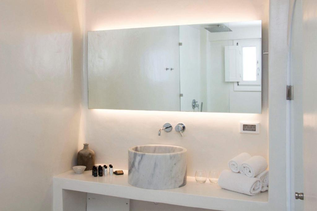 Suite, Queen Bed, Caldera View, Pool Side، Panorama Suites 7/8