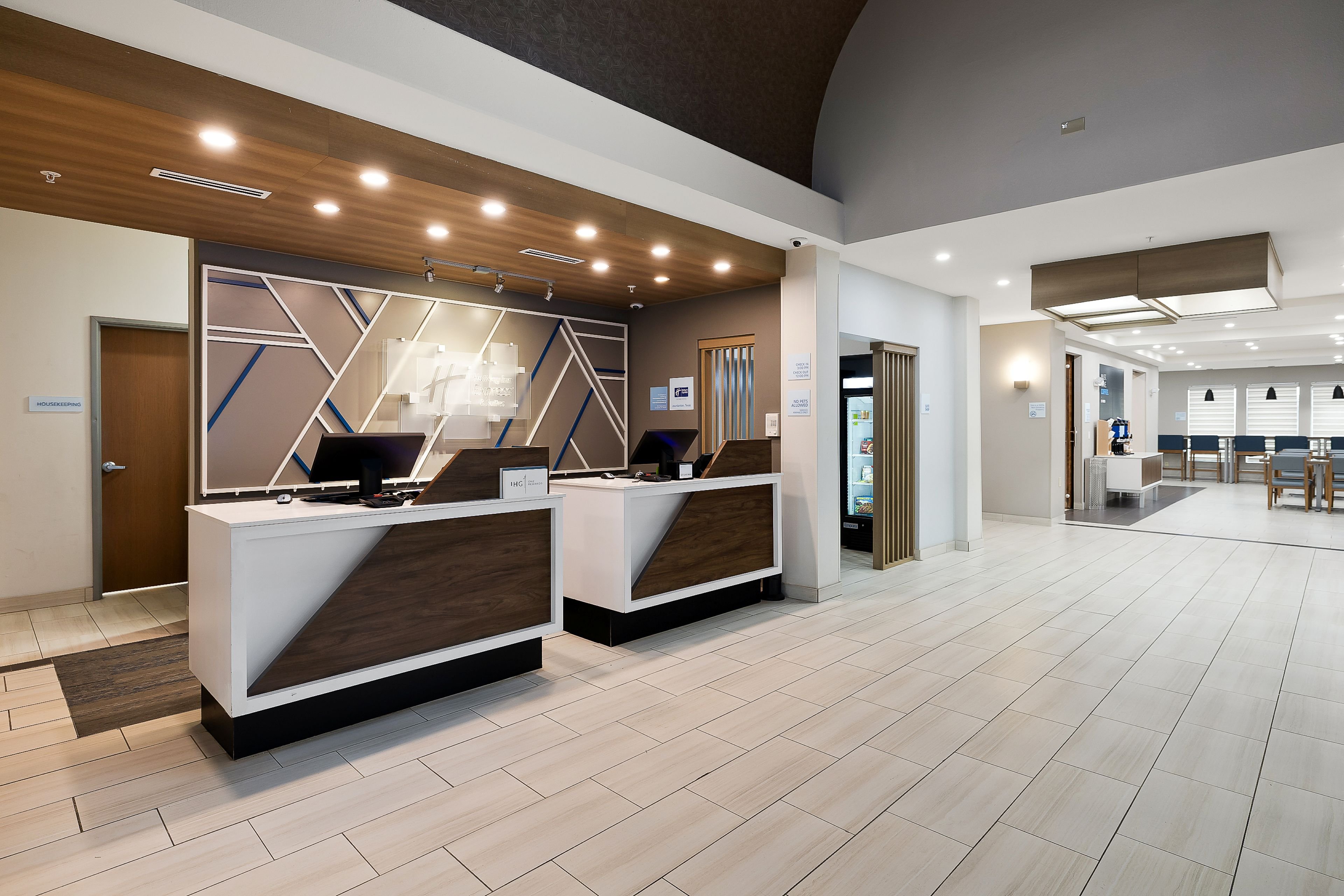 Holiday Inn Express Hotel And Suites Jourdanton Pleasanton 12/58