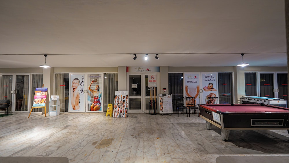 Begonville Hotel 39/50