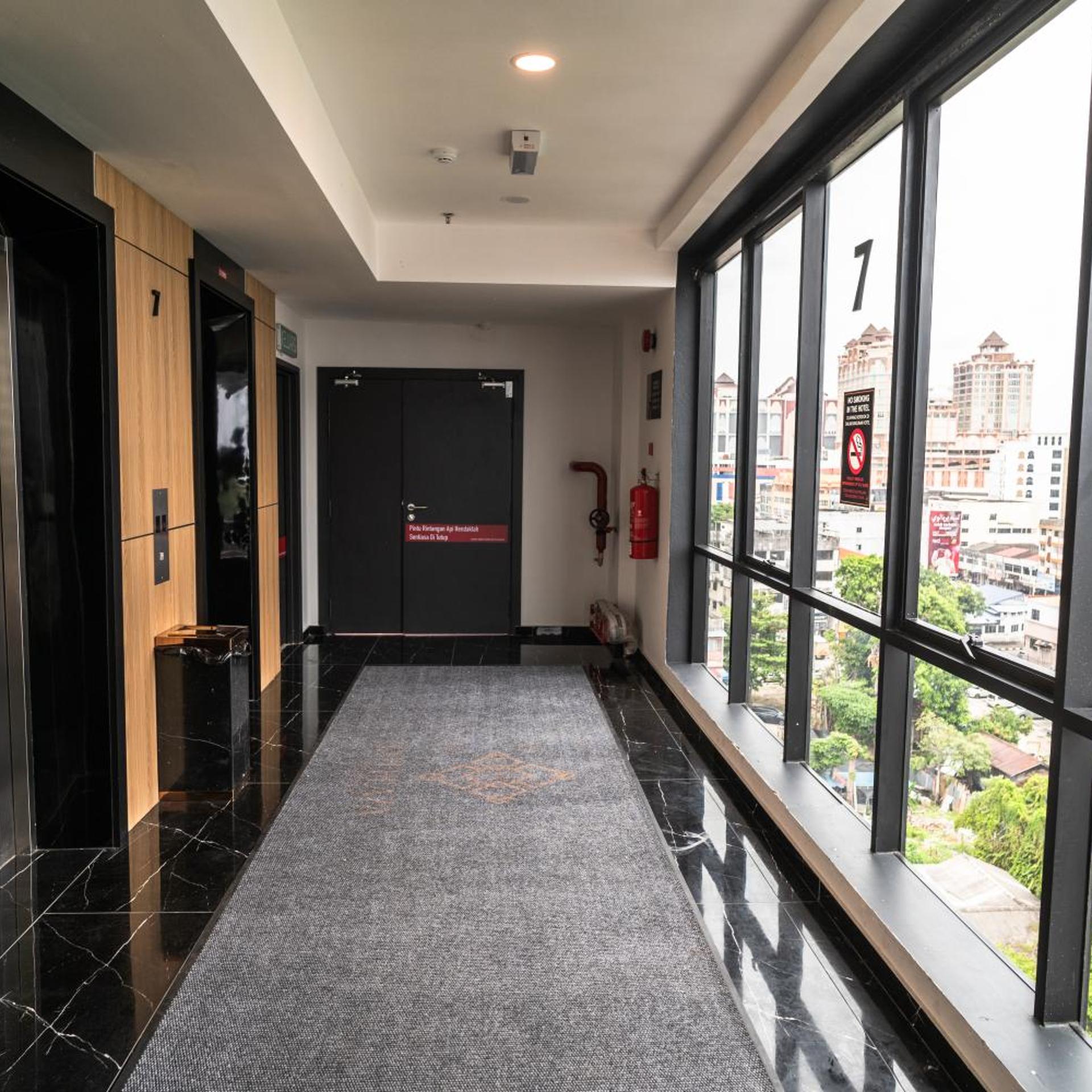 Citi Plaza Hotel & Suites 35/48