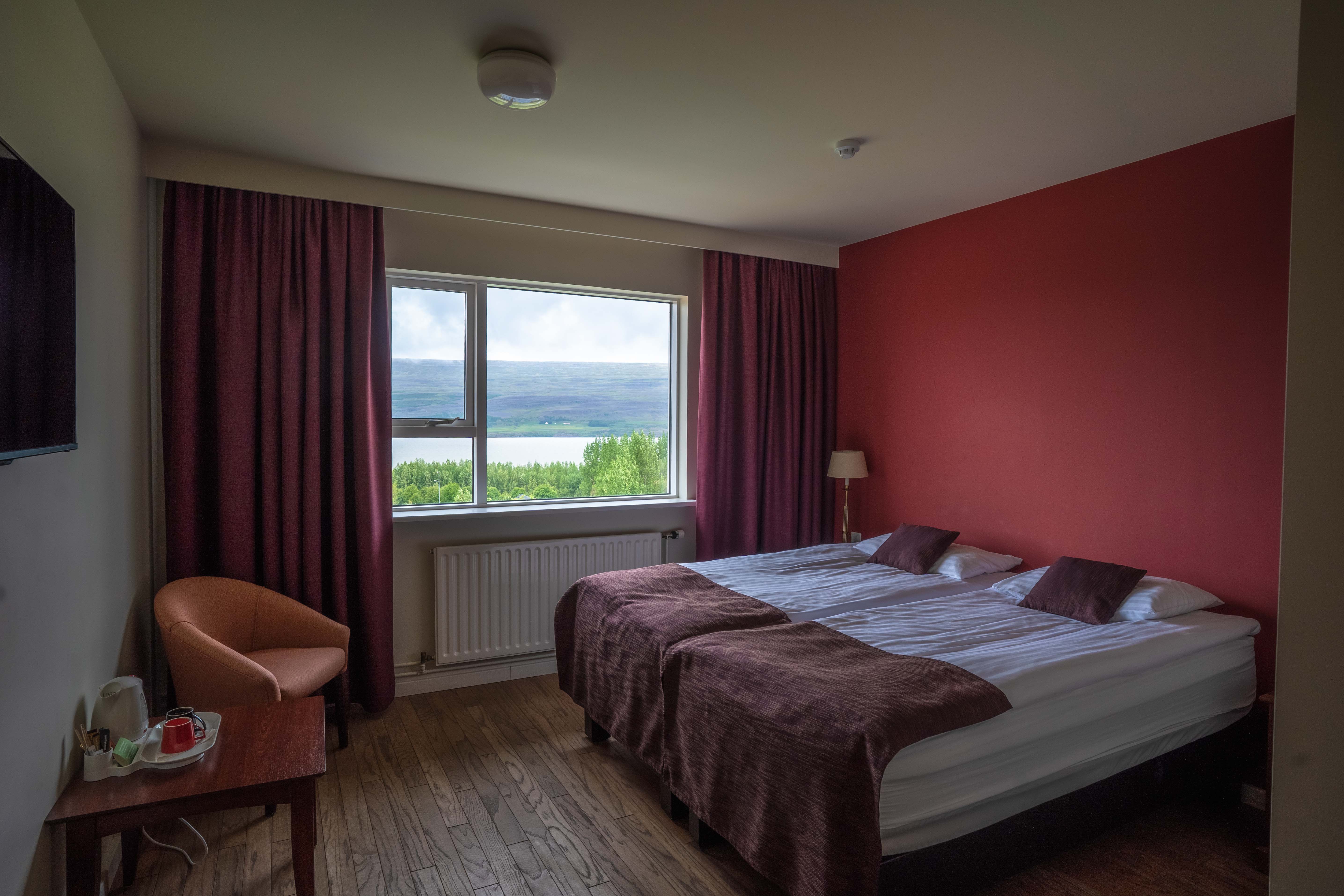 Room, Lake View