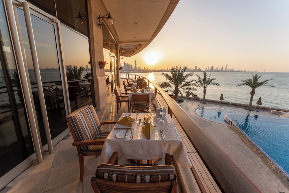 Marina Hotel Kuwait 30/67