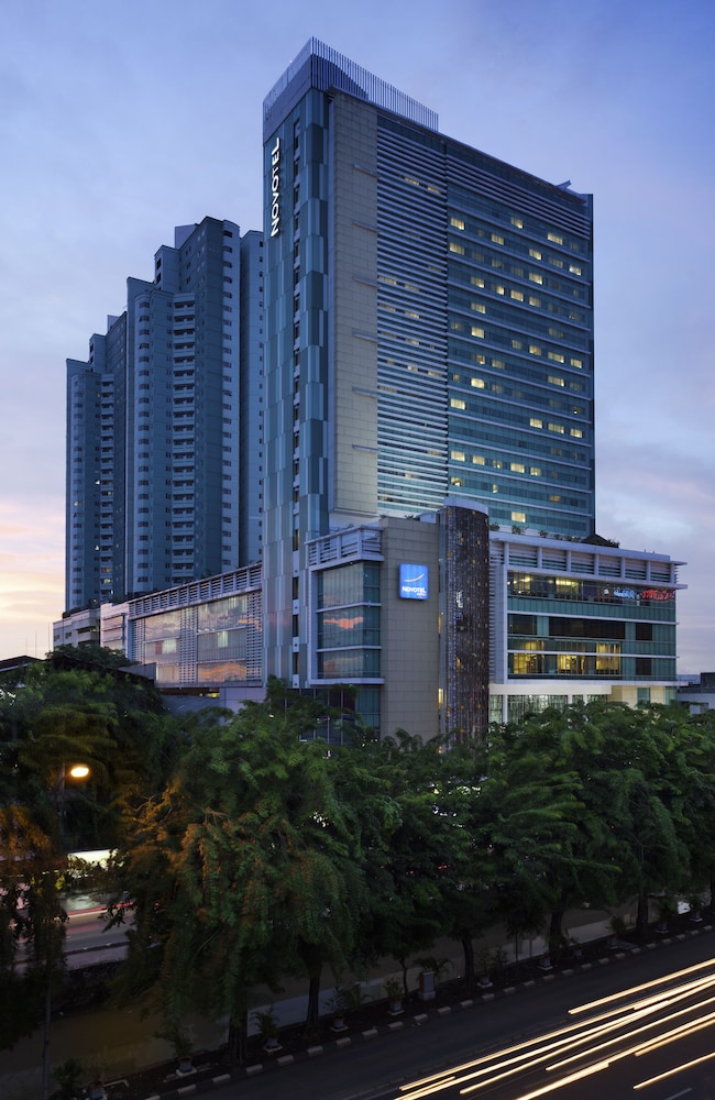 Novotel Jakarta Gajah Mada 2/49