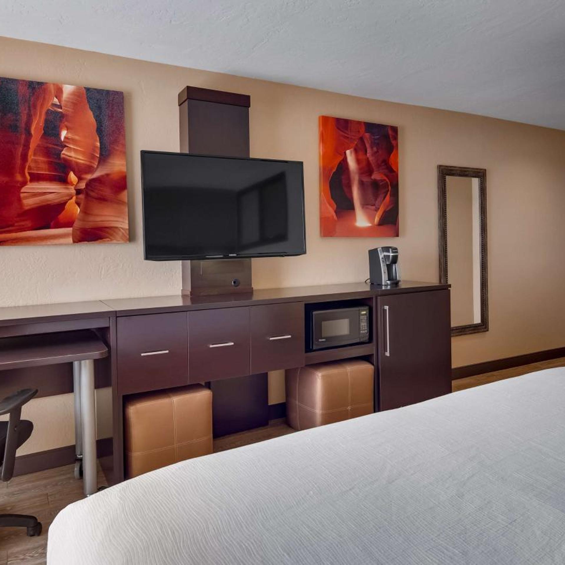 غرفة بسرير كينج لذوي الإعاقة، Best Western View Of Lake Powell Hotel 7/10