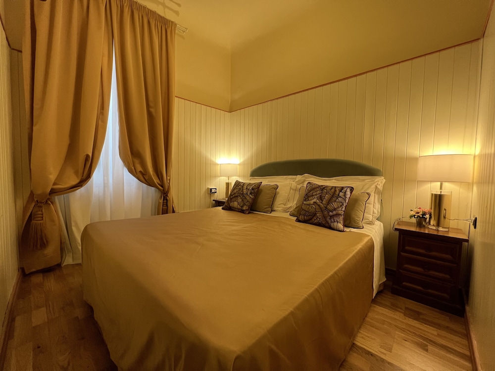SUITE, DOUBLE BED