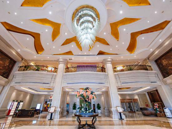 Galactic Garden International Hotel 5/32