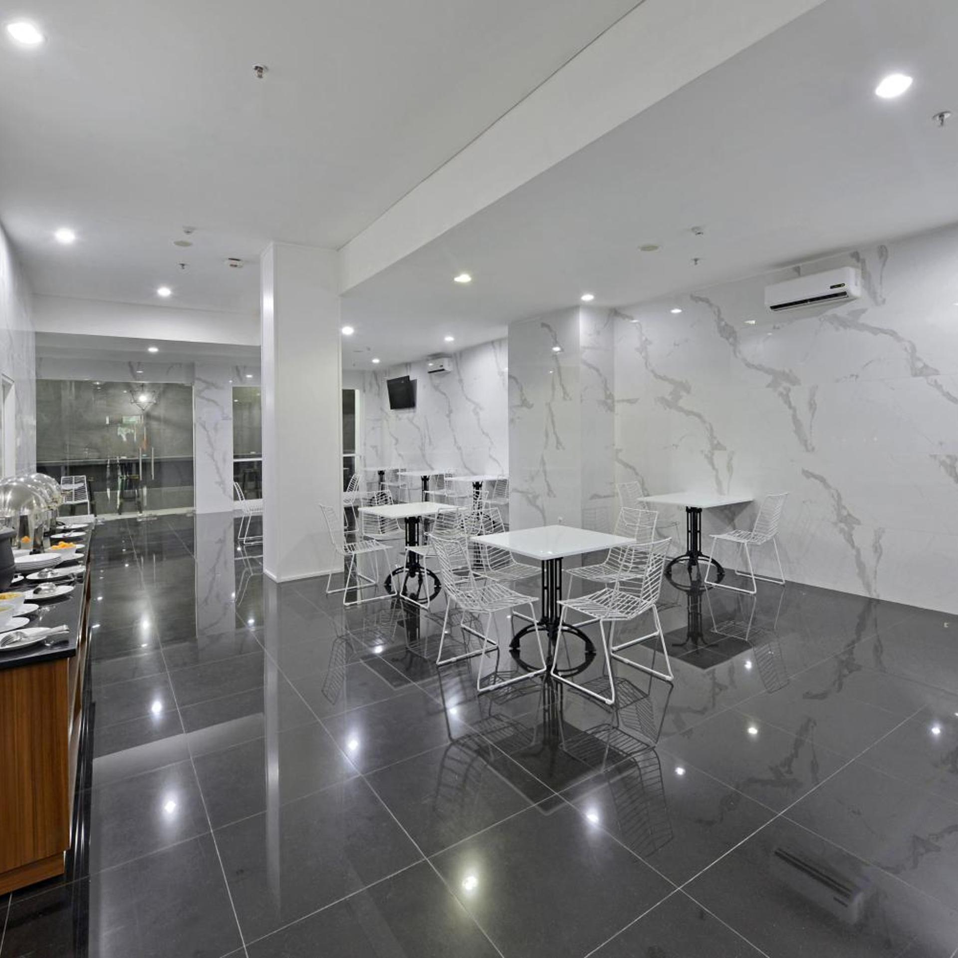 Whiz Hotel Falatehan Jakarta 47/57