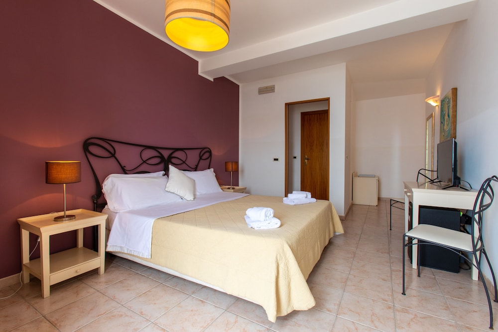 SUPERIOR, DOUBLE BED, SEA VIEW