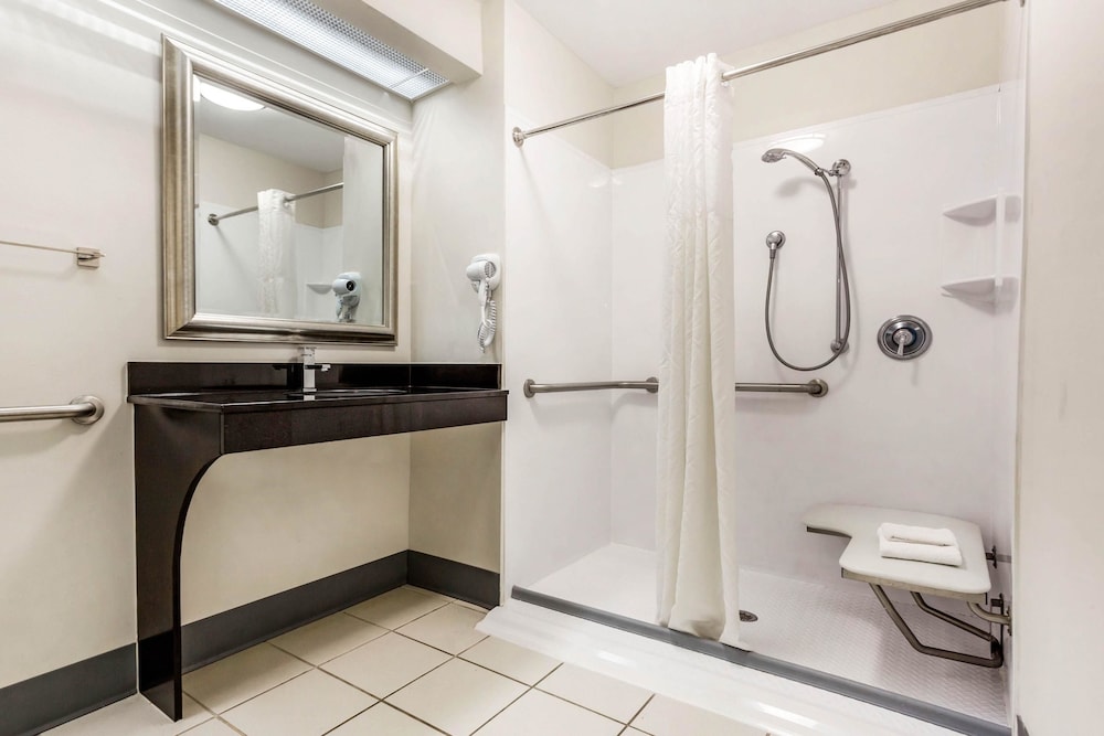 Quality Inn Lancaster SC 10/27