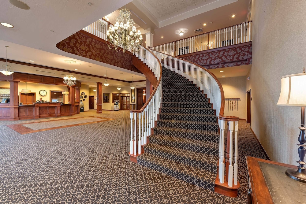 Carlisle Inn Sugarcreek 23/58