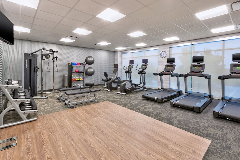 Fairfield Inn & Suites by Marriott Grand Rapids North 18/33