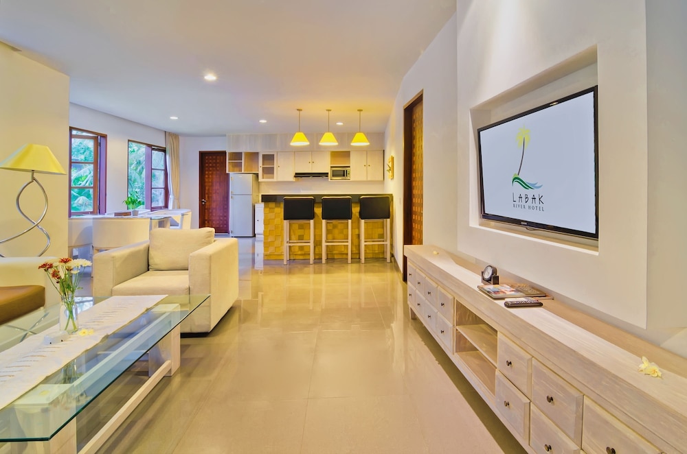 Labak River Hotel 56/71