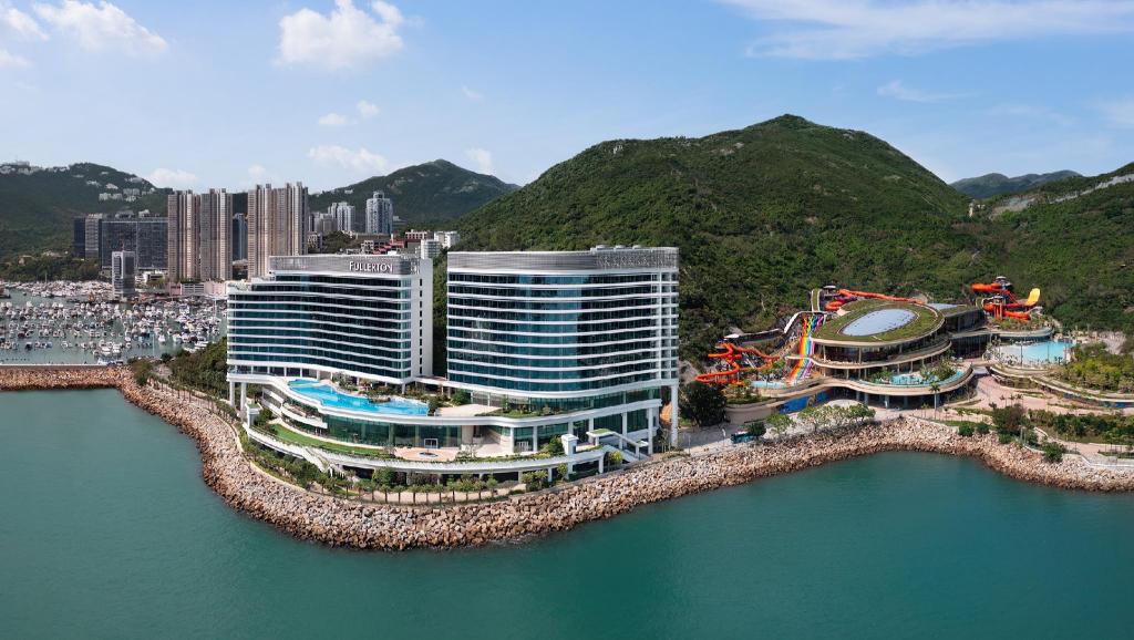 Connecting, Family, King Bed, Ocean Front
