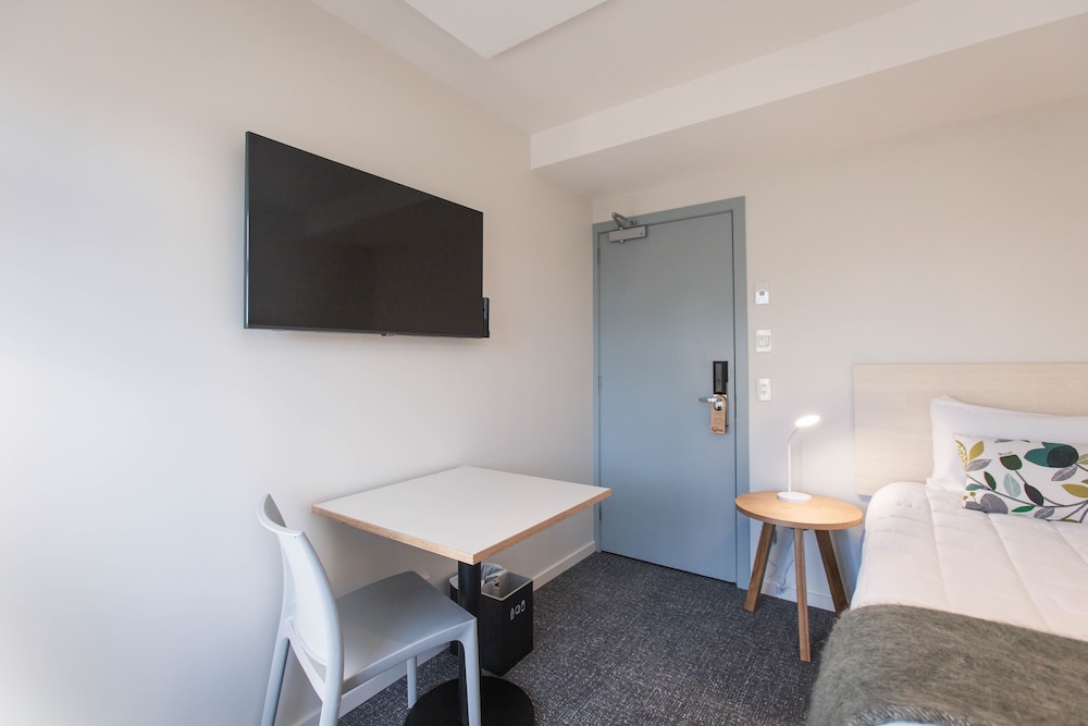 Hotel Give 68/79